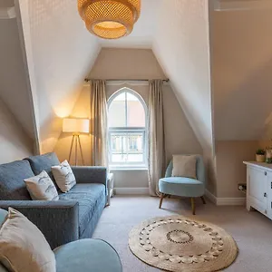https://stowaways-loft.yorkshirehotels.net