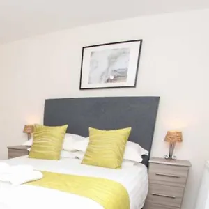 https://rw12-couple-professional-guest-house-city-center-sa1.cardiffhotelswales.com