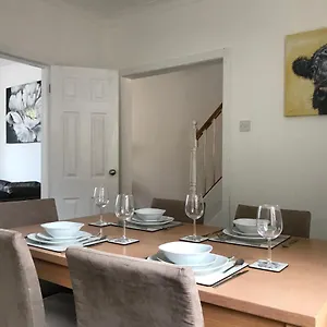 https://the-precinct.bournemouth-hotels.org
